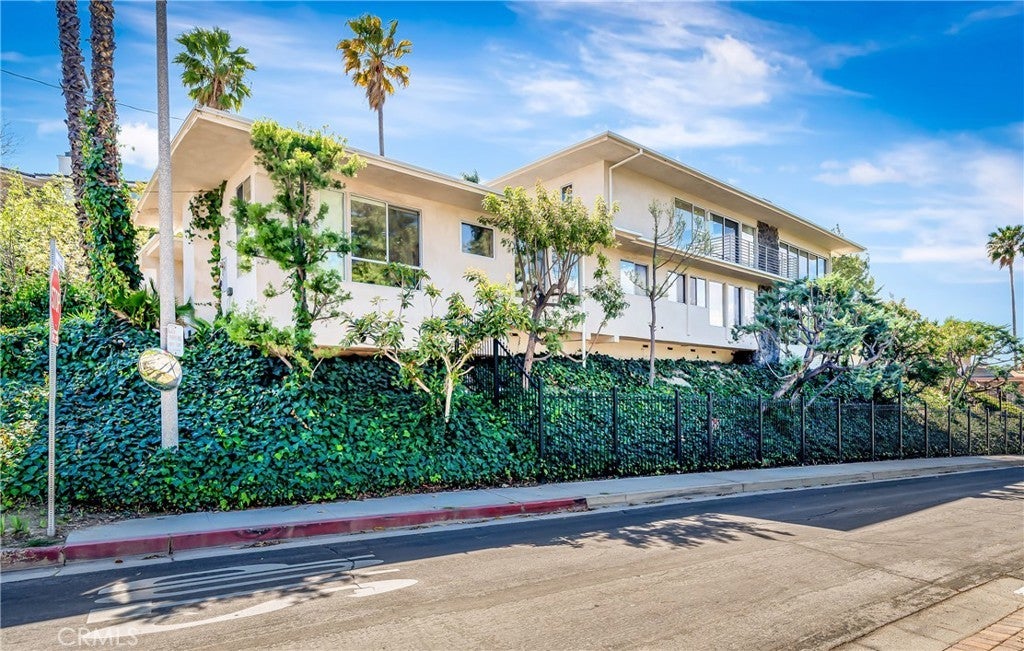 Photo of Listing #SR25053367