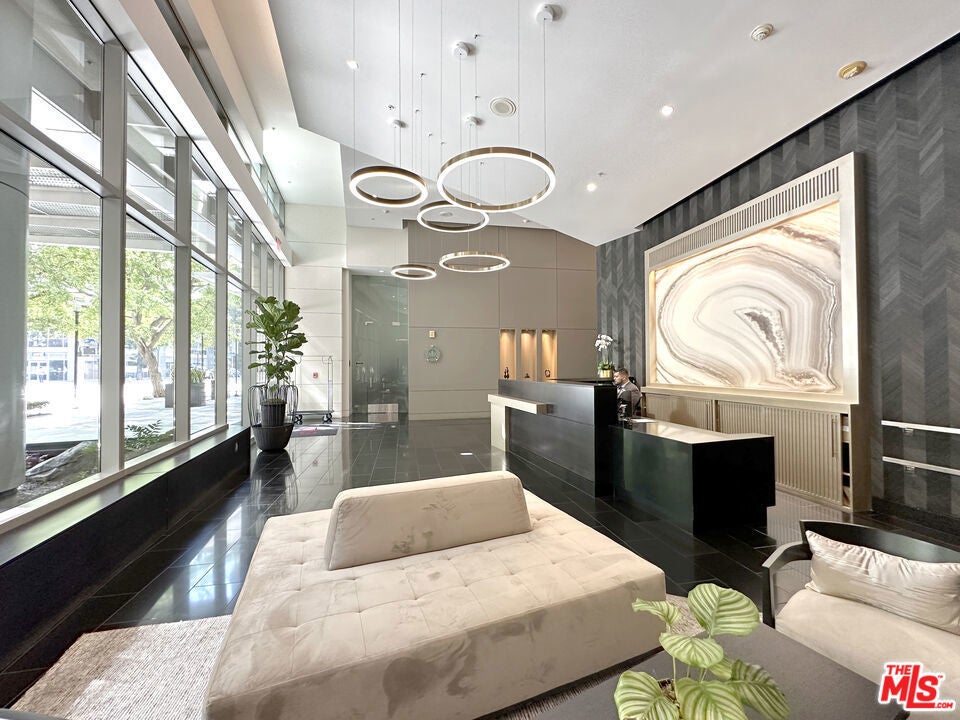 Photo of Listing #25504761