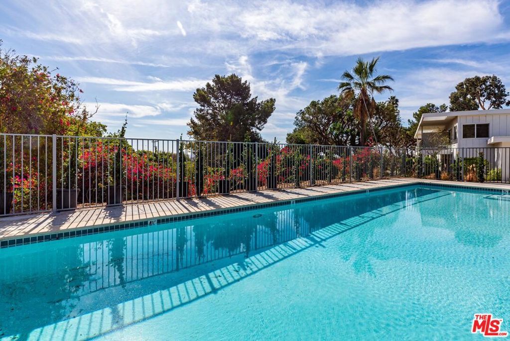 Photo of Listing #24398273