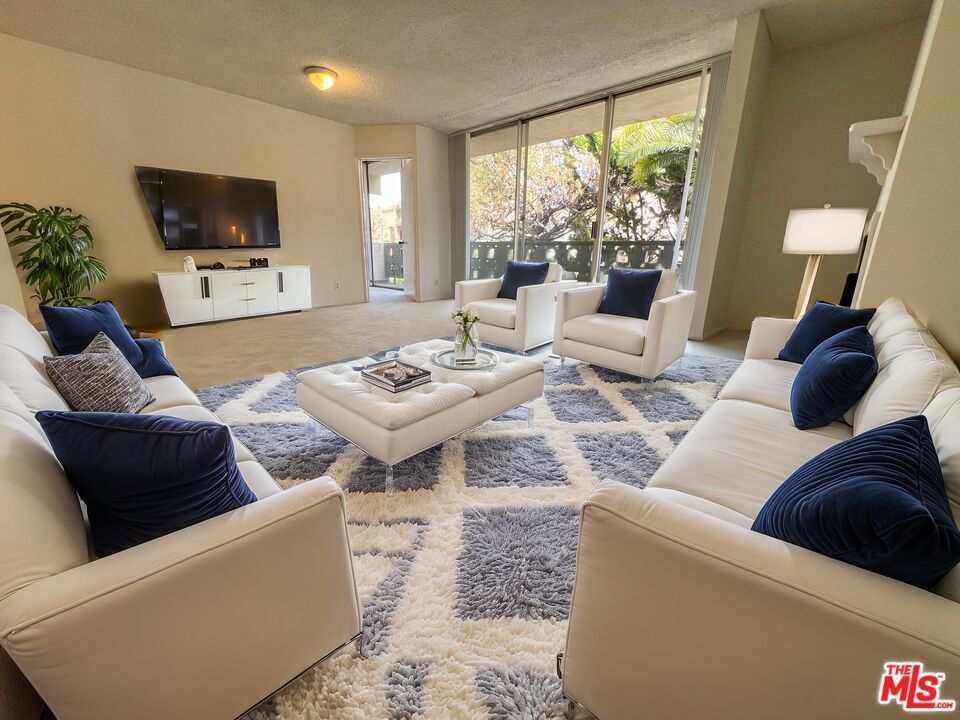 Photo of Listing #25509875