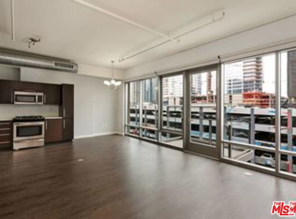 Photo of Listing #25511363