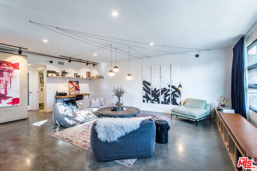 Photo of Listing #25509577