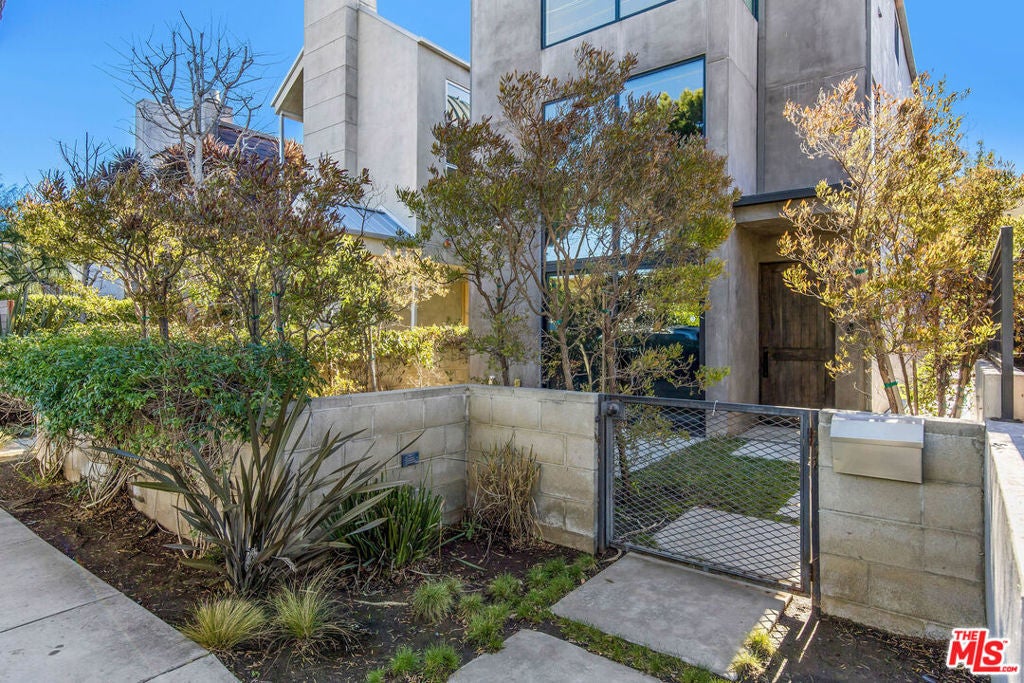 Photo of Listing #25511377