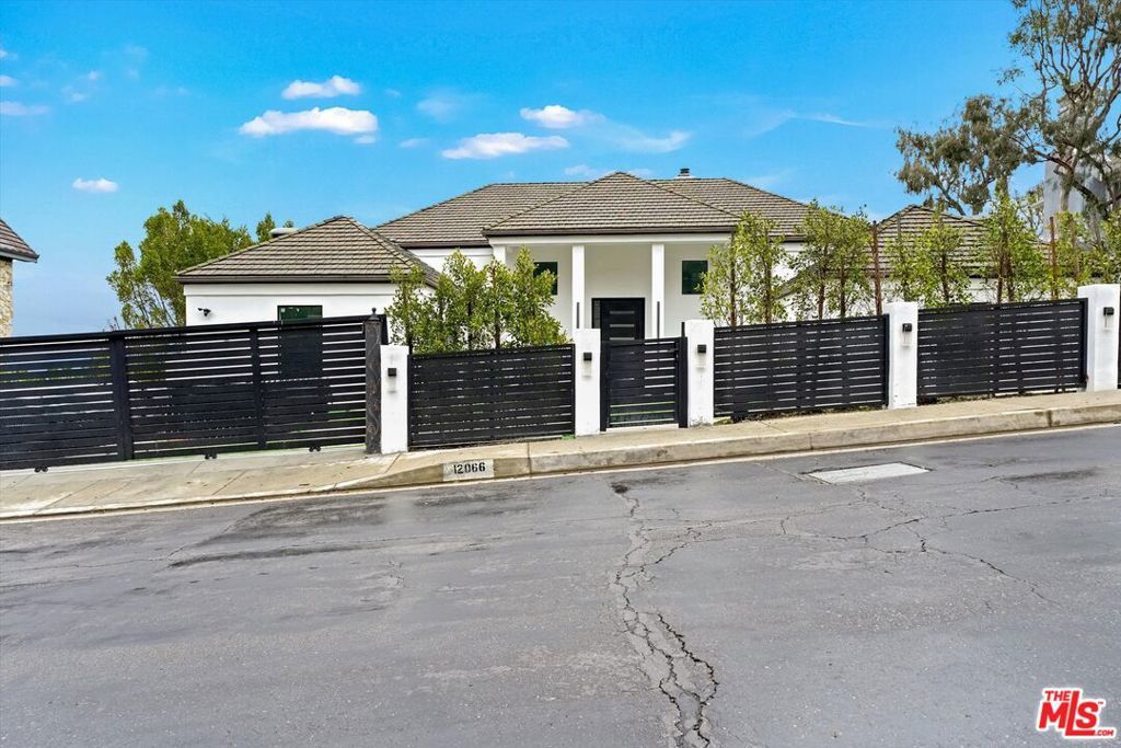 Photo of Listing #25511231