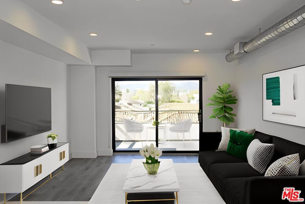 Photo of Listing #25511555