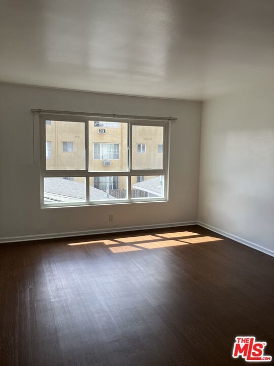 Photo of Listing #25511427