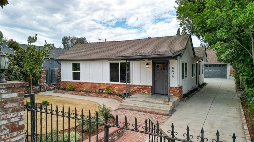 Photo of Listing #SR25056190