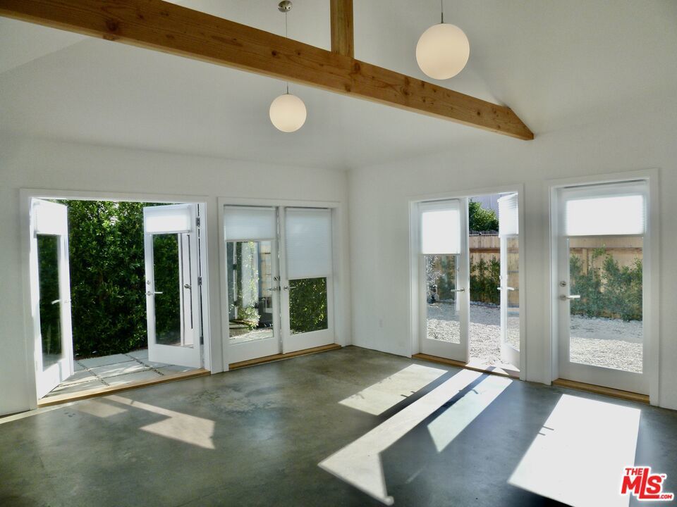 Photo of Listing #25512121