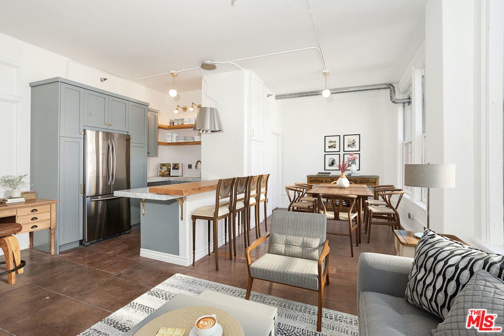 Photo of Listing #25512487