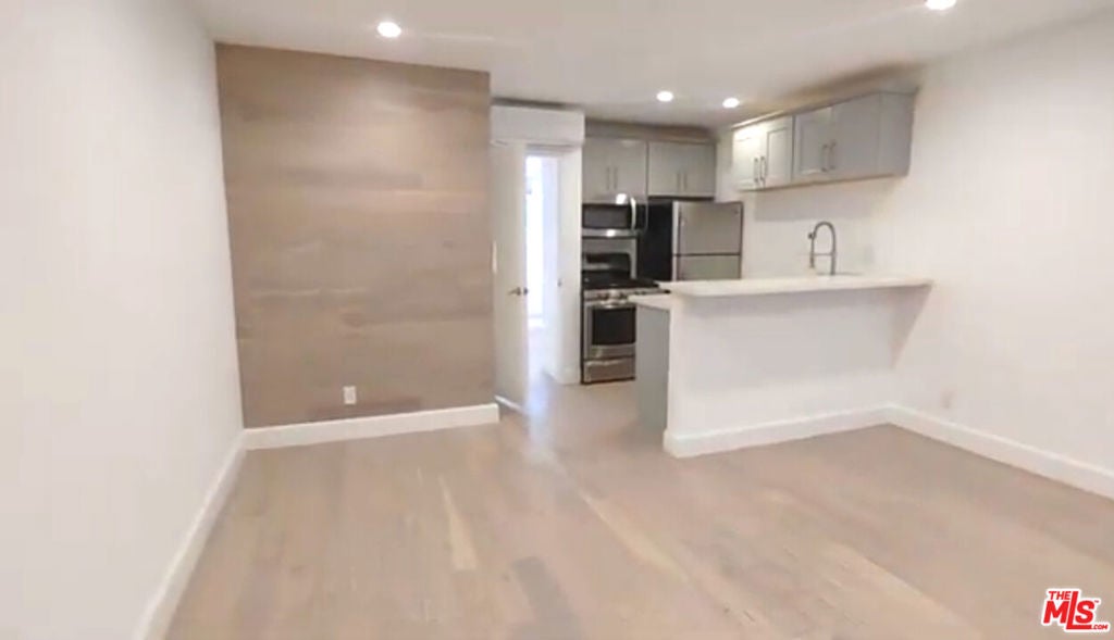 Photo of Listing #25512715