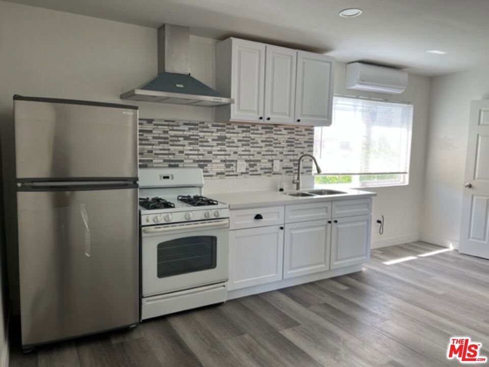 Photo of Listing #25513429