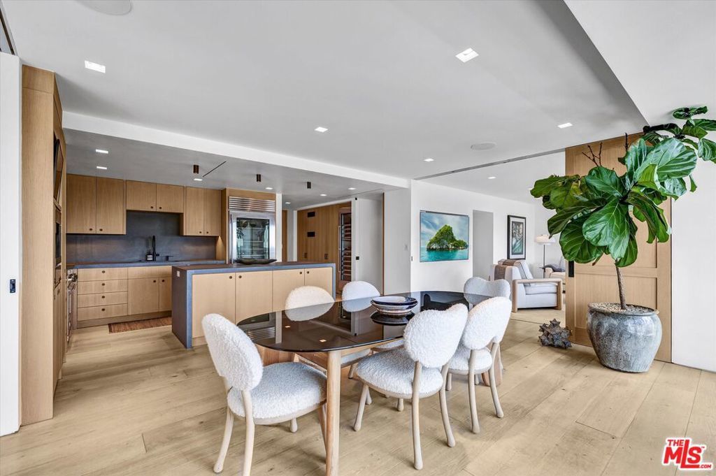 Photo of Listing #25512617