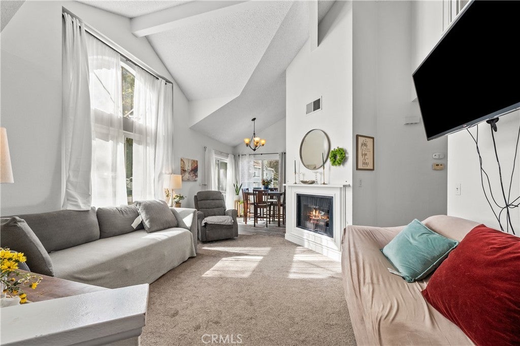 Photo of Listing #SR25058588