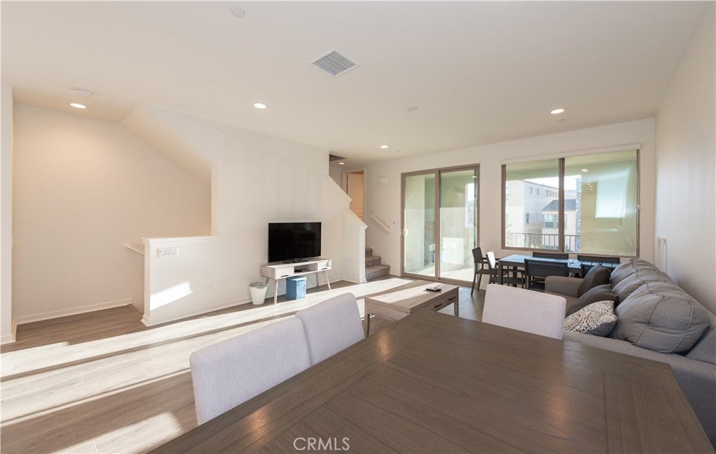 Photo of Listing #OC25060691