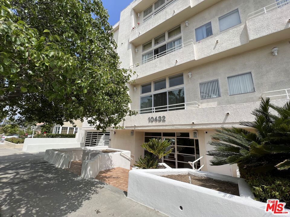 Photo of Listing #25513277