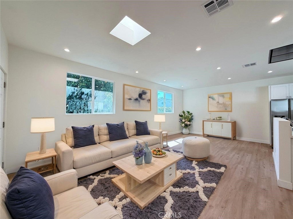 Photo of Listing #SR25061144