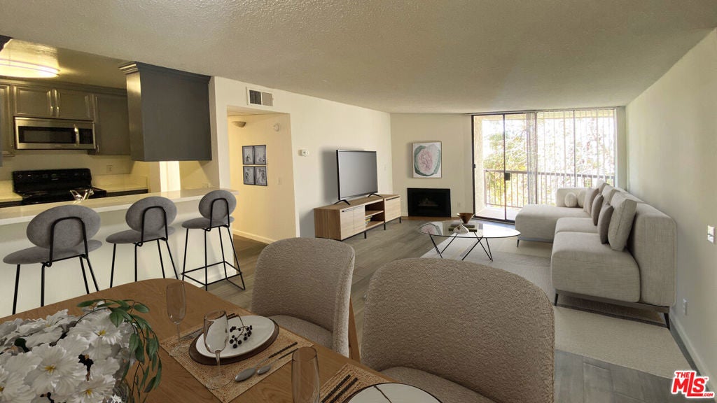 Photo of Listing #25512677