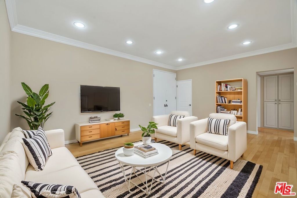 Photo of Listing #25502395