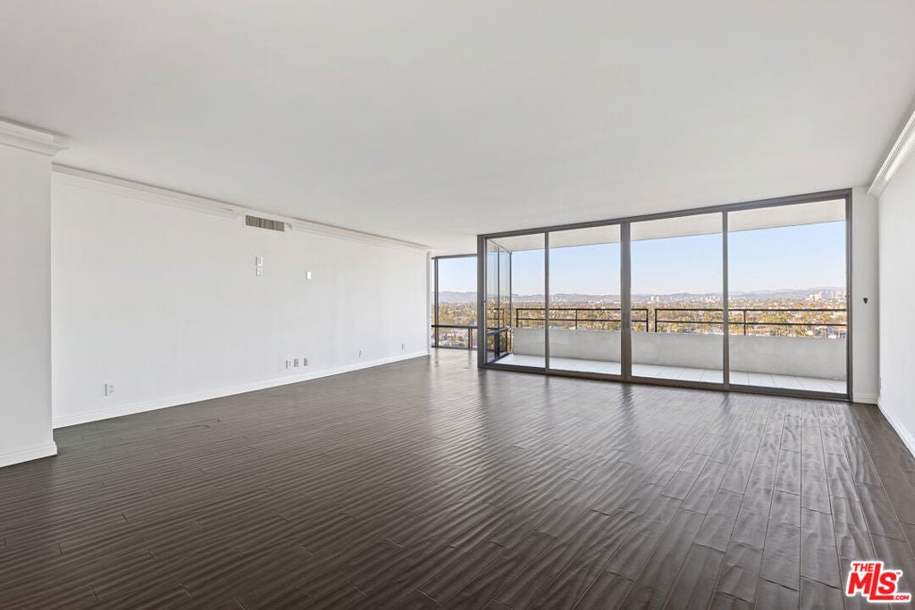 Photo of Listing #25514421