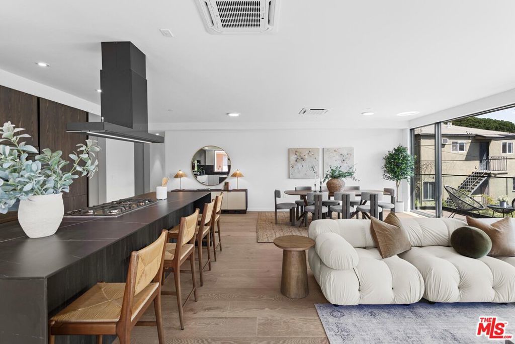 Photo of Listing #25513349