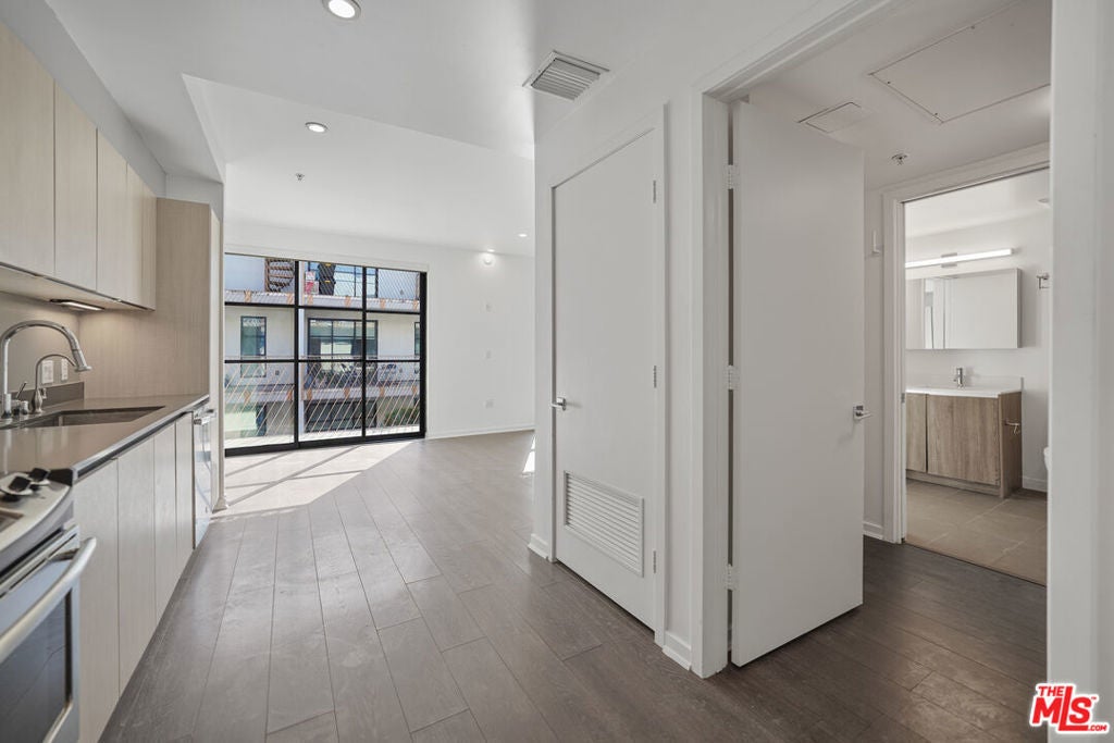 Photo of Listing #25515105