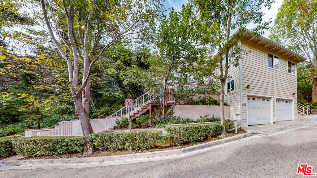 Photo of Listing #25515195