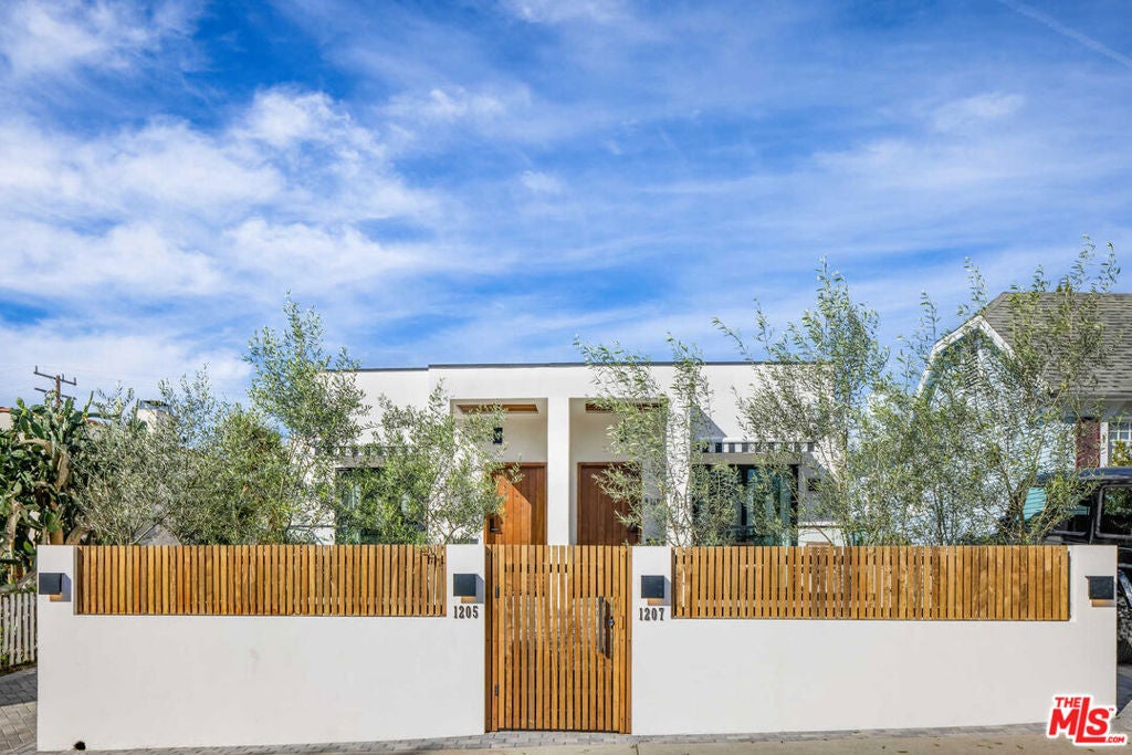 Photo of Listing #25512037