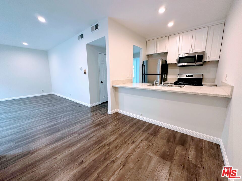 Photo of Listing #25515347