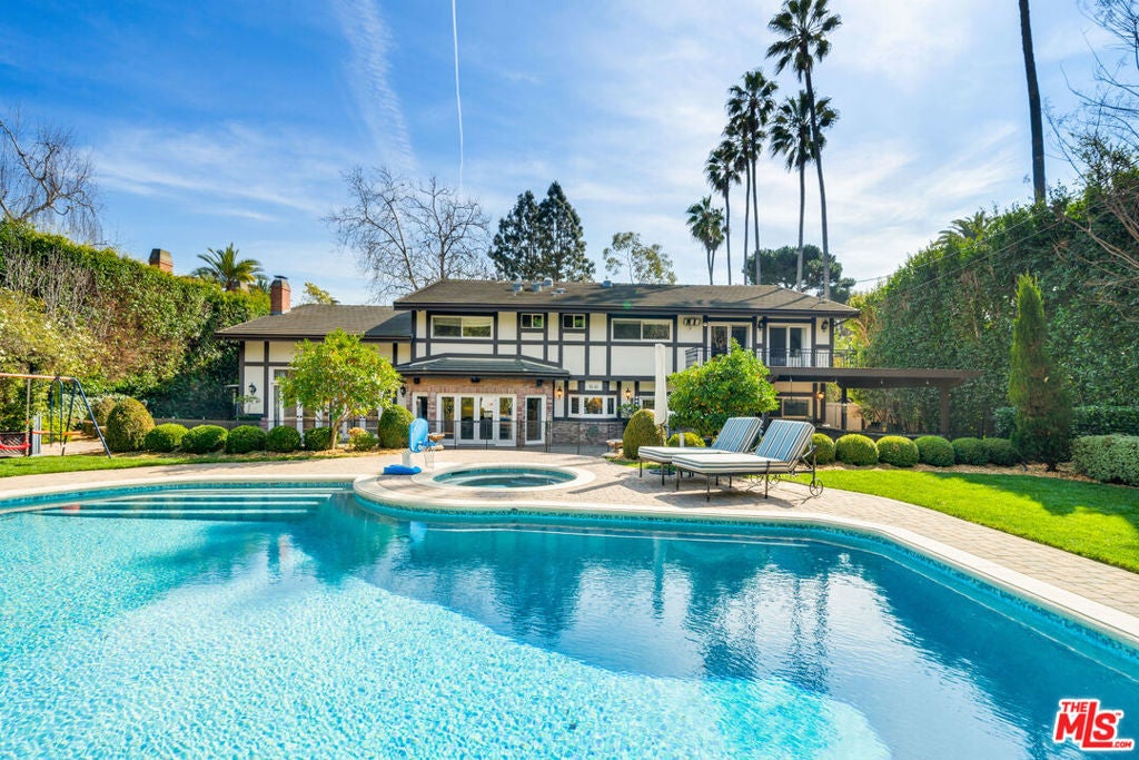 Photo of Listing #25499877