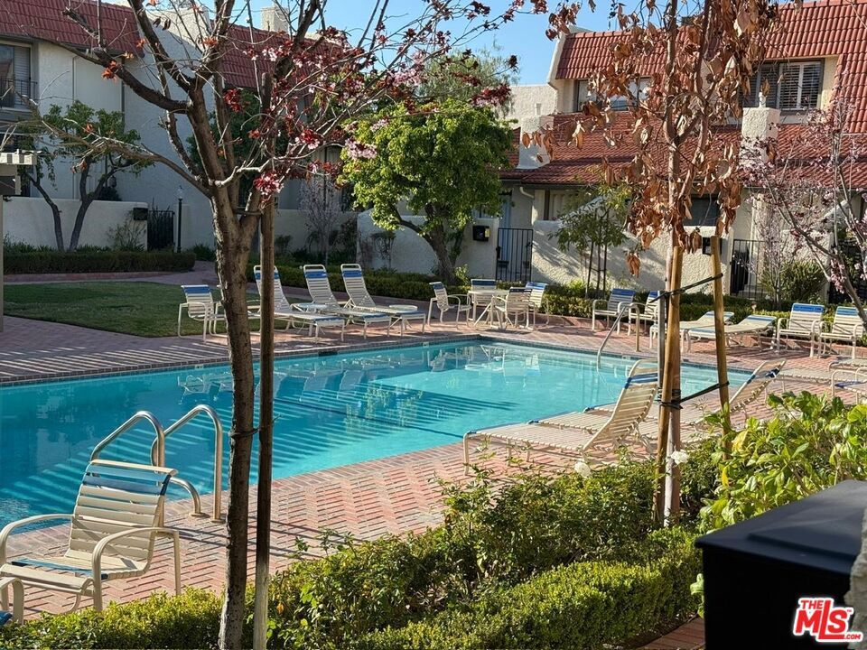 Photo of Listing #25516093