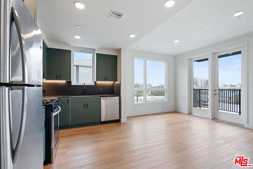 Photo of Listing #25512679