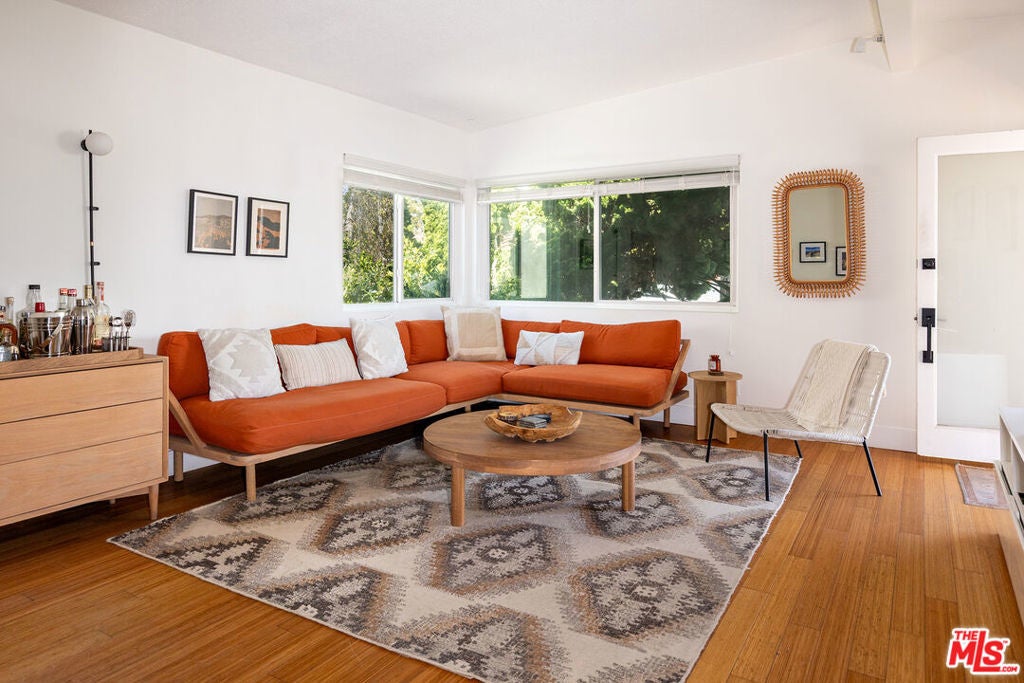 Photo of Listing #25515627