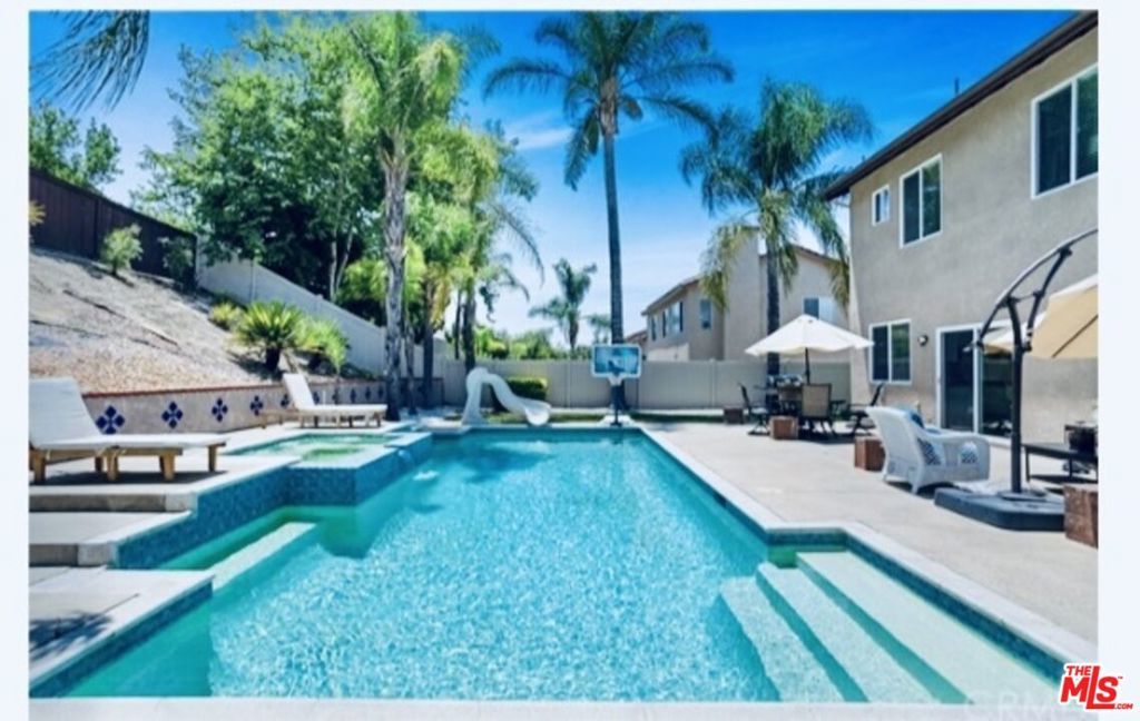 Photo of Listing #25516529