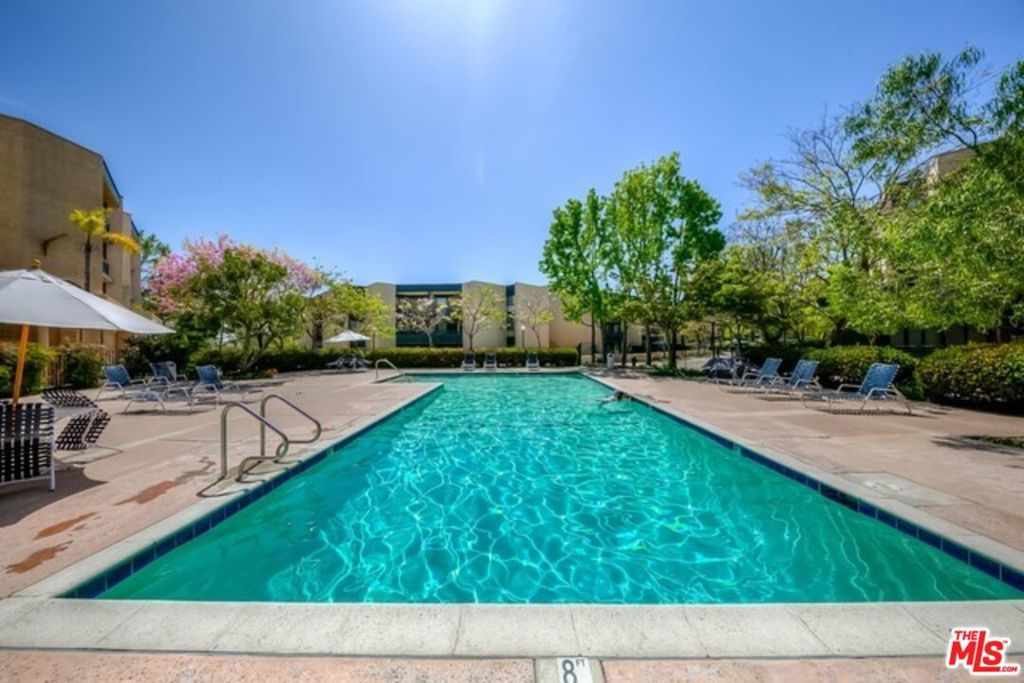 Photo of Listing #25513215