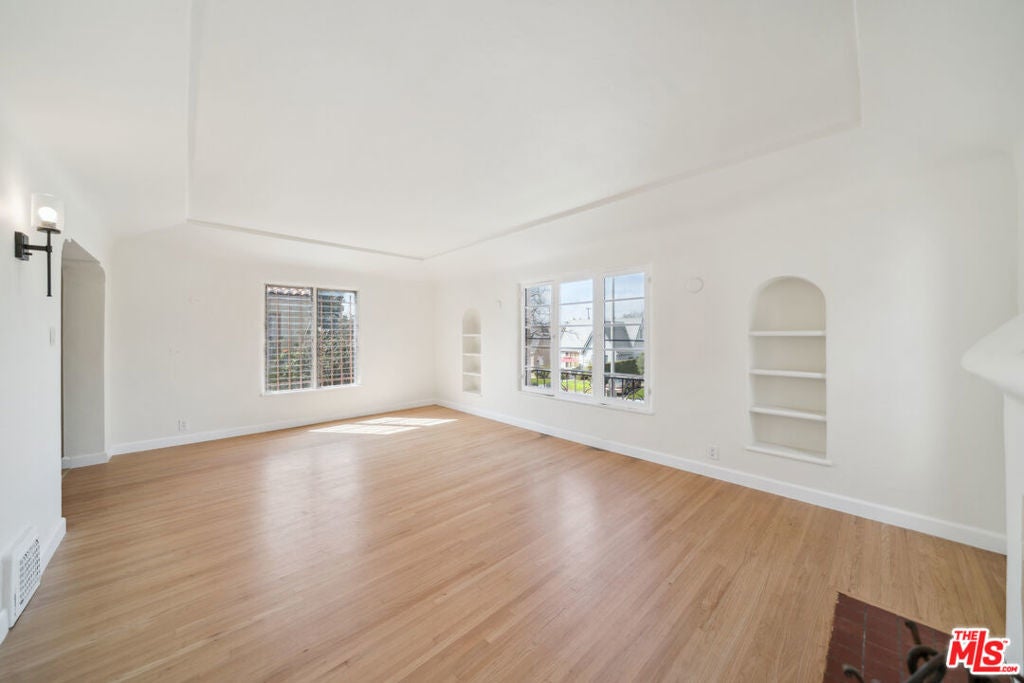 Photo of Listing #25516671