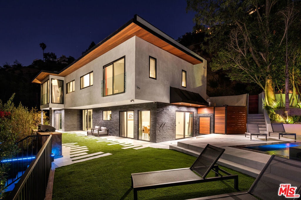 Photo of Listing #25516657