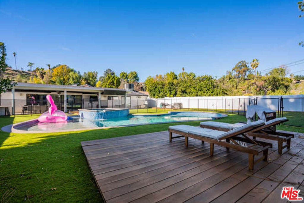 Photo of Listing #25516807