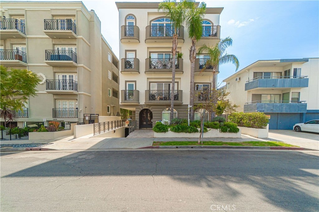 Photo of Listing #PV25065500