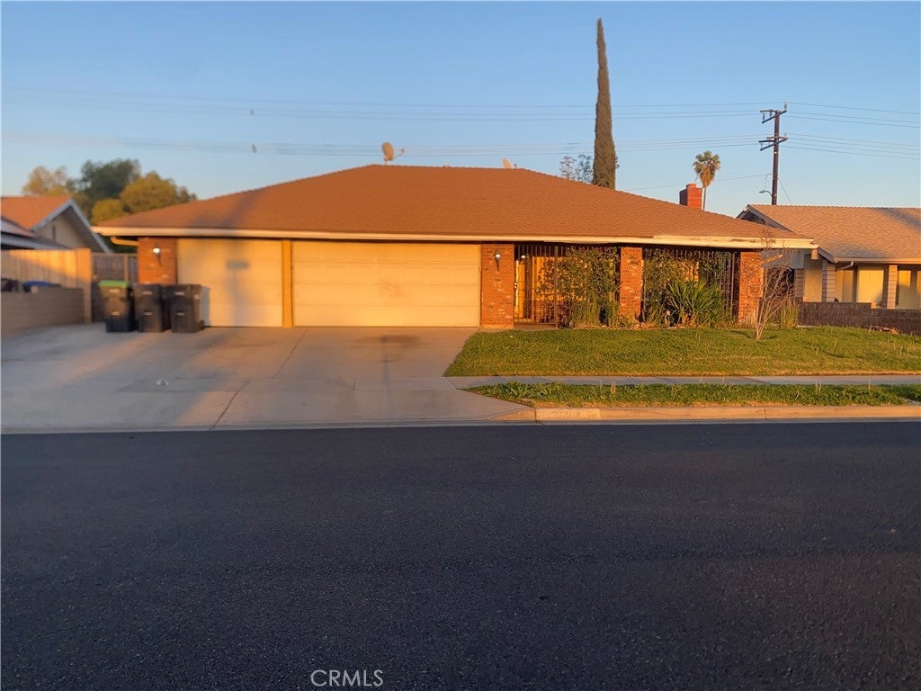 Photo of Listing #IV25066484