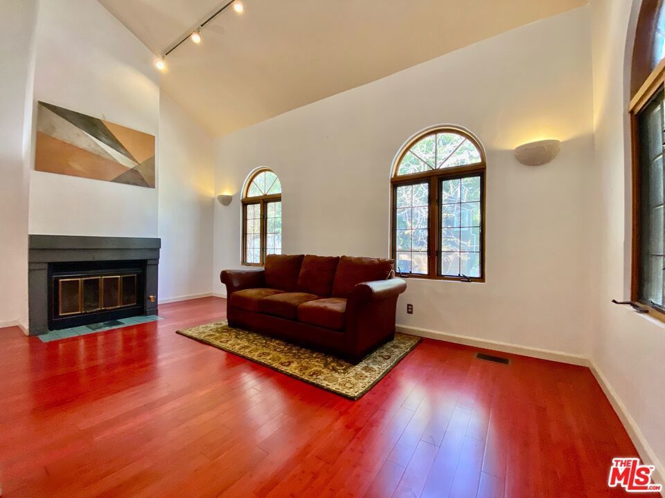 Photo of Listing #25508287