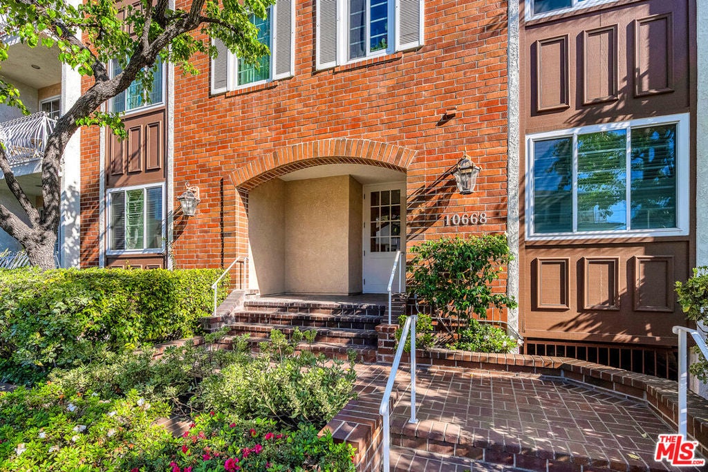 Photo of Listing #25517637