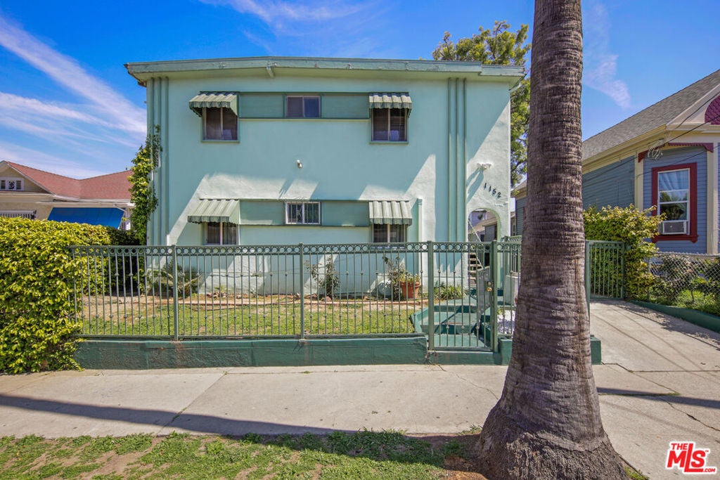 Photo of Listing #25515399