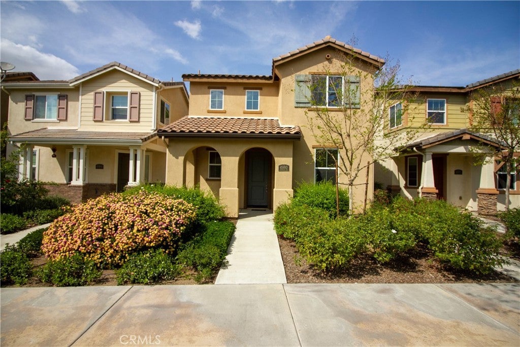 Photo of Listing #IV25069001