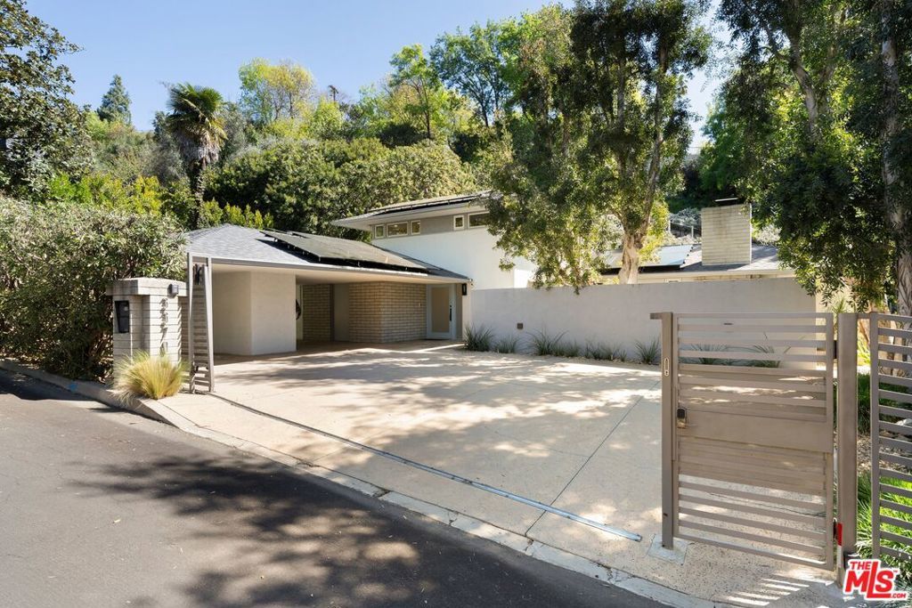 Photo of Listing #25516197