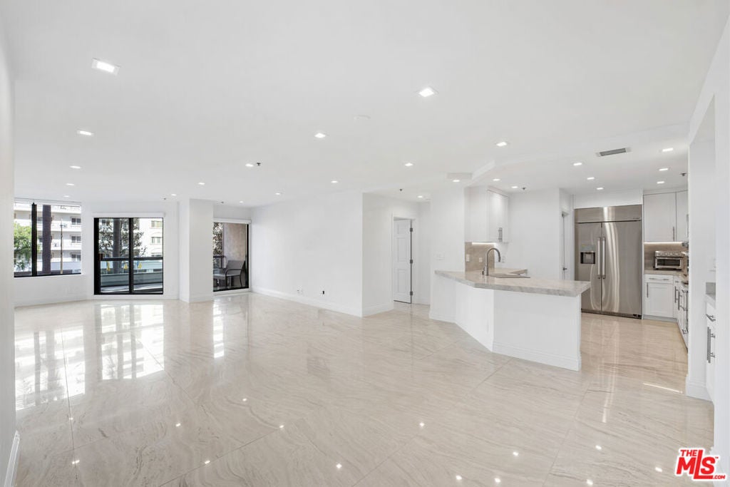 Photo of Listing #25516737