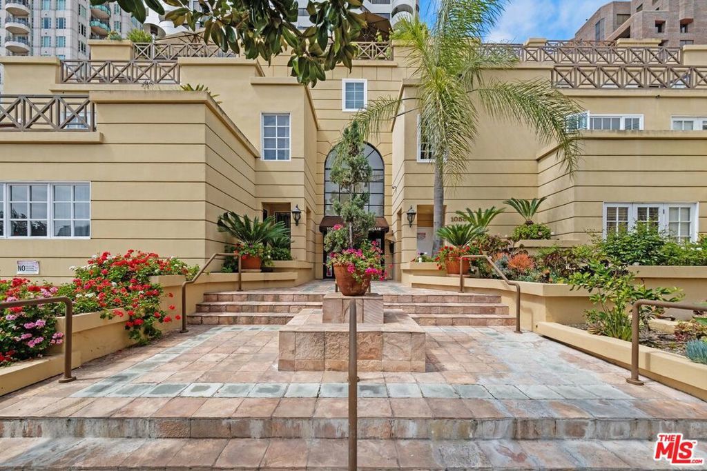 Photo of Listing #25516893