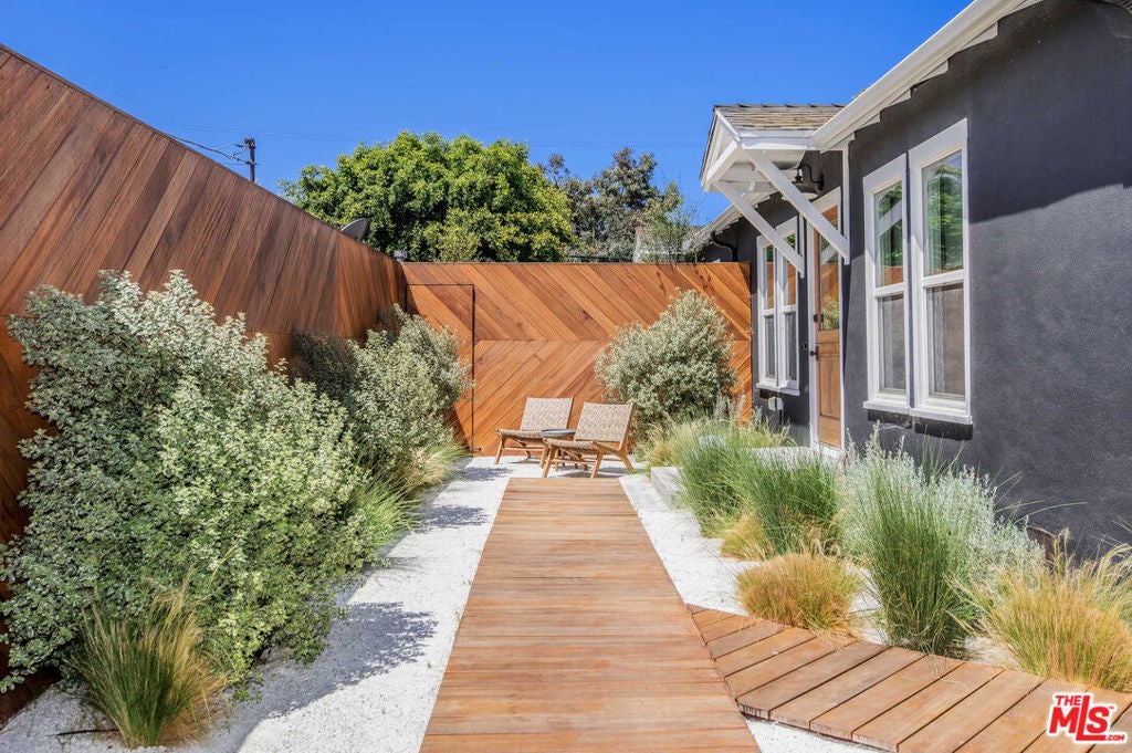 Photo of Listing #25518897