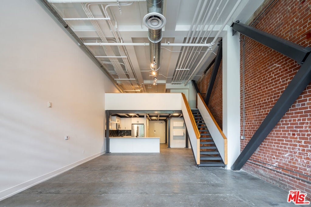 Photo of Listing #25500961