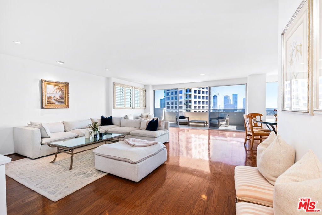 Photo of Listing #25511787