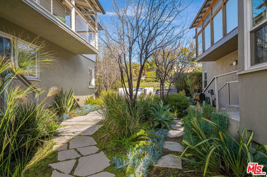 Photo of Listing #25513005